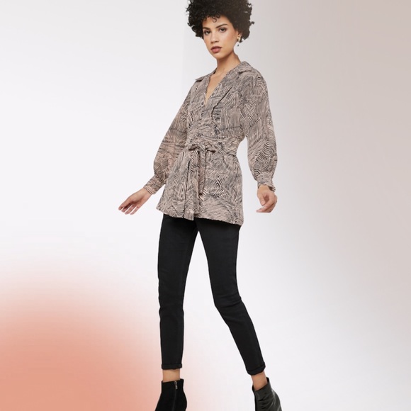 TOPSHOP Tie Waist Zebra Print Plunge Top (S) - Picture 6 of 9